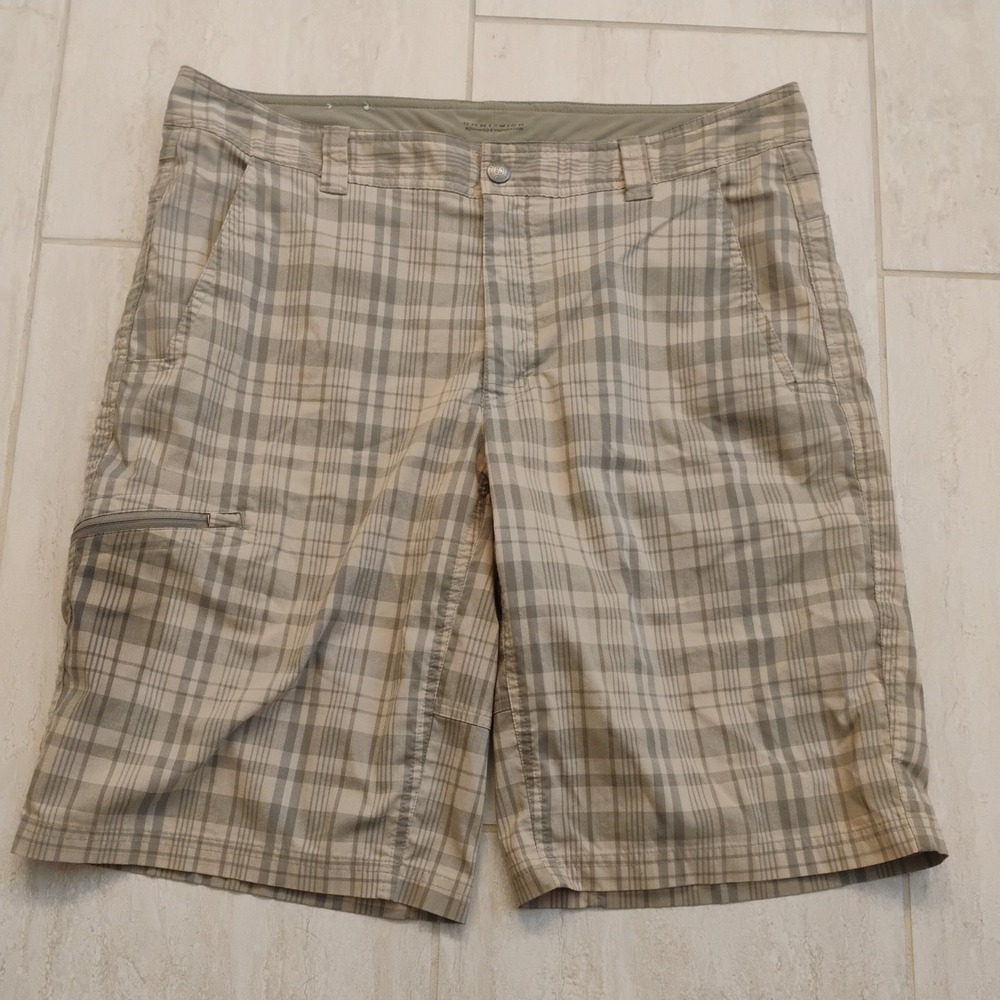Columbia Shorts Mens 36 Beige Plaid Cargo Omni-Wick Polyester Cotton 12 Inseam